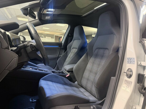 volkswagen-golf-plug-in-petrol-2021-big-22