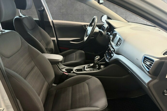 hyundai-ioniq-elektrisitetbensin-2017-big-24