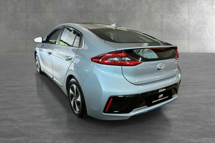 hyundai-ioniq-elektrisitetbensin-2017-big-3