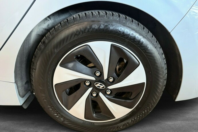 hyundai-ioniq-elektrisitetbensin-2017-big-26