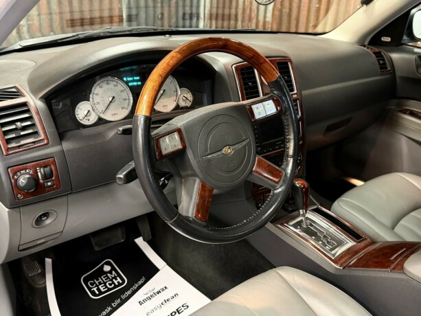 chrysler-300c-bensin-2005-big-22