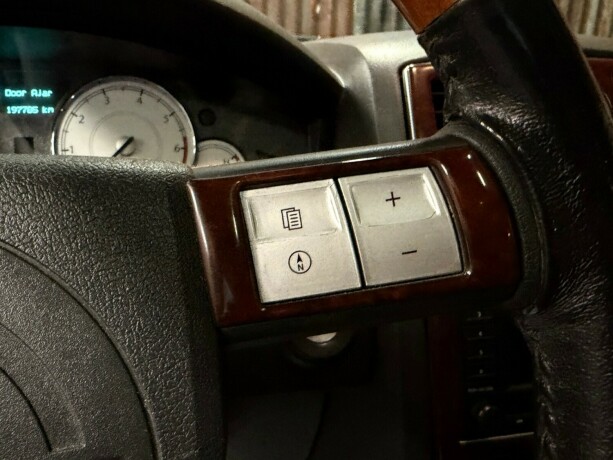 chrysler-300c-bensin-2005-big-27