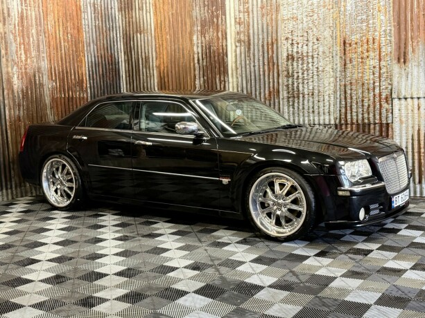 chrysler-300c-bensin-2005-big-2