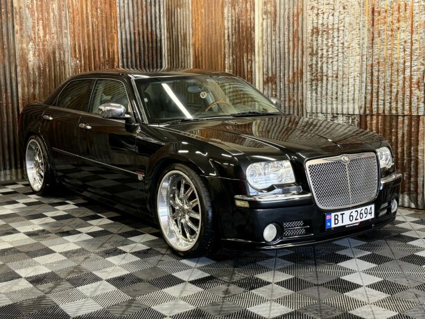 chrysler-300c-bensin-2005-big-0
