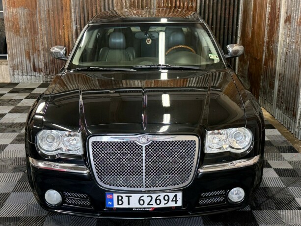 chrysler-300c-bensin-2005-big-8