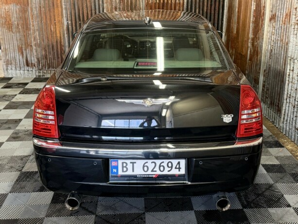 chrysler-300c-bensin-2005-big-17