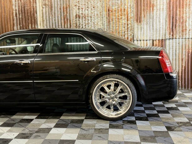 chrysler-300c-bensin-2005-big-12