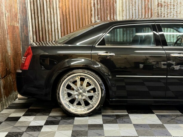 chrysler-300c-bensin-2005-big-4