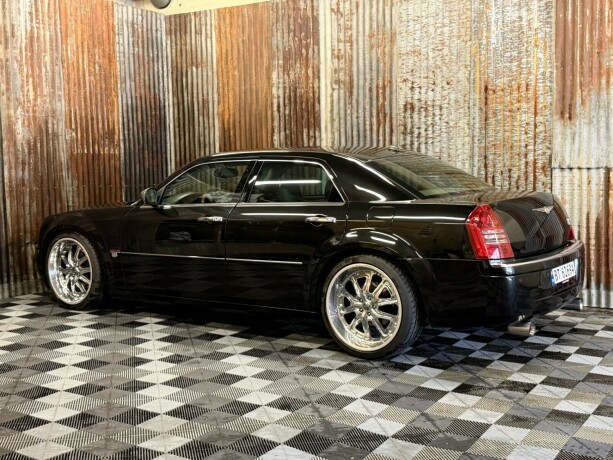 chrysler-300c-bensin-2005-big-11