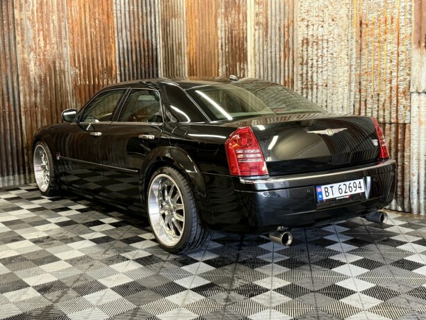 chrysler-300c-bensin-2005-big-9