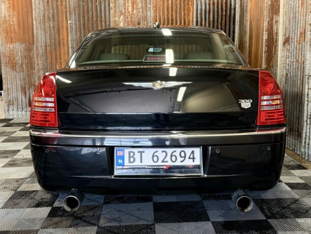 chrysler-300c-bensin-2005-big-16