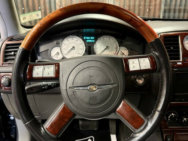 chrysler-300c-bensin-2005-big-25