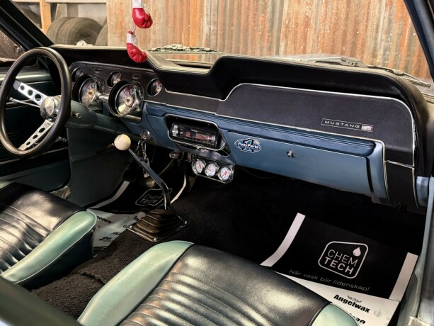 ford-mustang-bensin-1967-big-27
