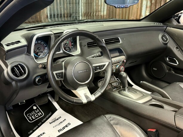 chevrolet-camaro-bensin-2011-big-24