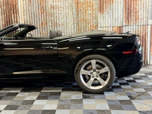 chevrolet-camaro-bensin-2011-big-15