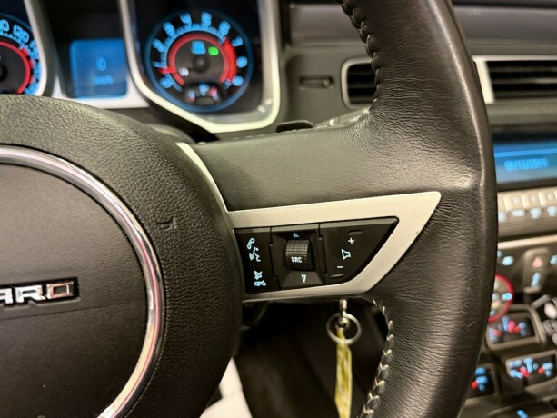 chevrolet-camaro-bensin-2011-big-30