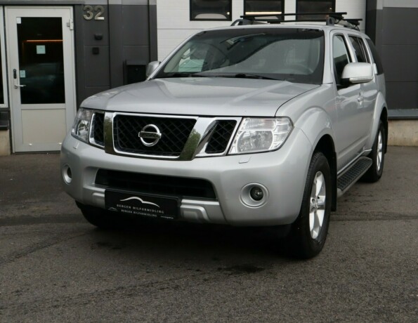 nissan-pathfinder-diesel-2010-big-2