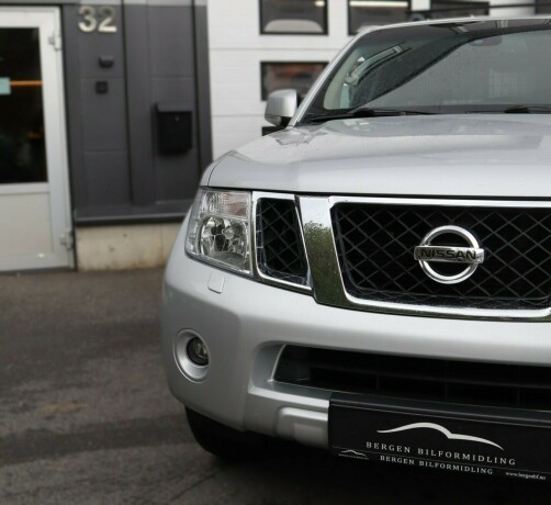 nissan-pathfinder-diesel-2010-big-6