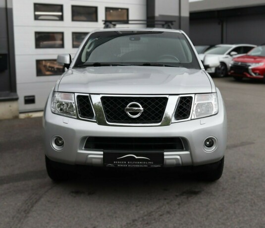 nissan-pathfinder-diesel-2010-big-4
