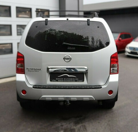 nissan-pathfinder-diesel-2010-big-5