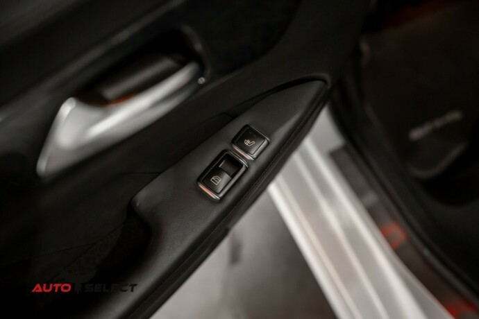 mercedes-benz-cls-bensin-2013-big-29