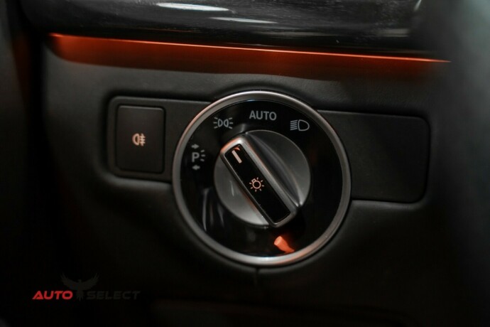 mercedes-benz-cls-bensin-2013-big-37