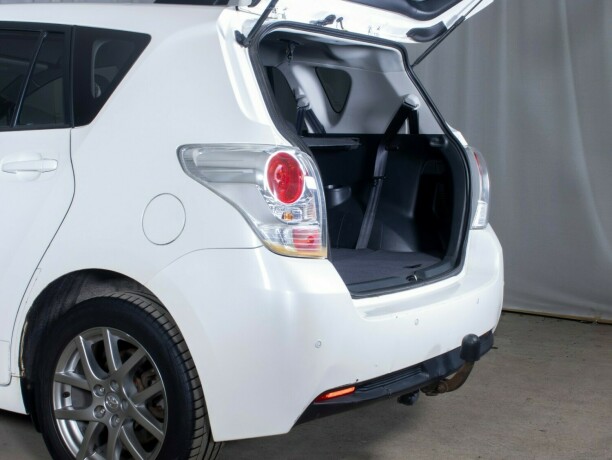toyota-verso-diesel-2013-big-9