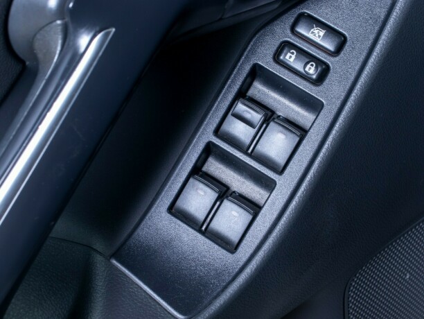 toyota-verso-diesel-2013-big-21