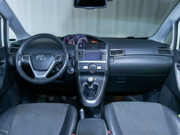 toyota-verso-diesel-2013-big-37