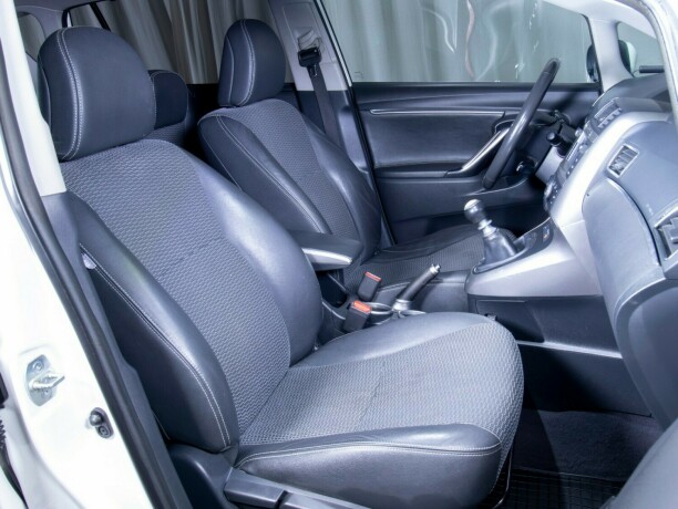 toyota-verso-diesel-2013-big-47