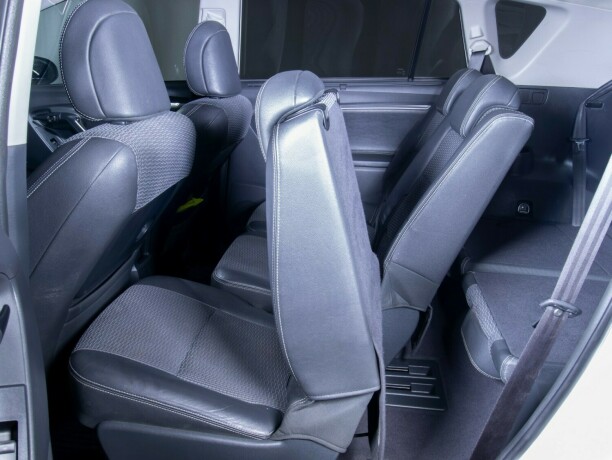 toyota-verso-diesel-2013-big-43