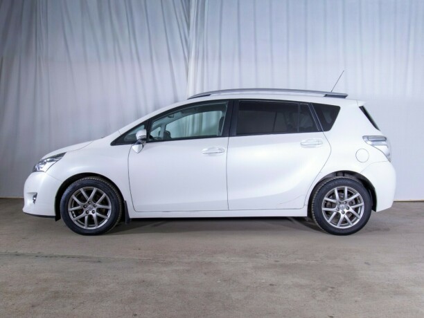toyota-verso-diesel-2013-big-4