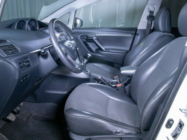toyota-verso-diesel-2013-big-39