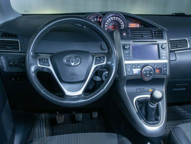 toyota-verso-diesel-2013-big-36