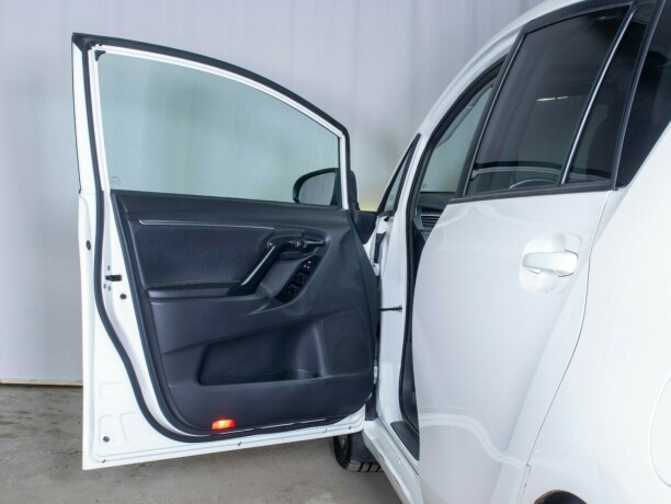 toyota-verso-diesel-2013-big-20