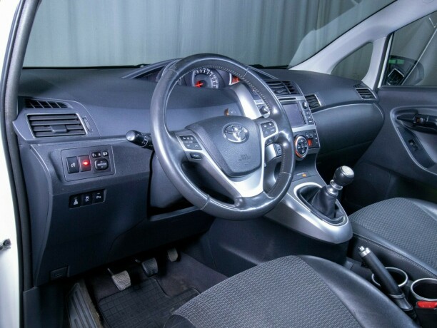 toyota-verso-diesel-2013-big-38
