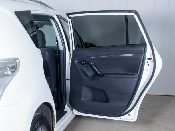 toyota-verso-diesel-2013-big-14