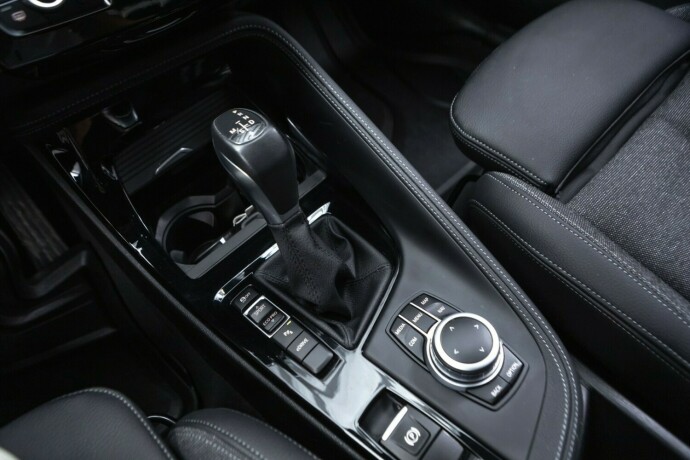 bmw-x1-plug-in-petrol-2021-big-20