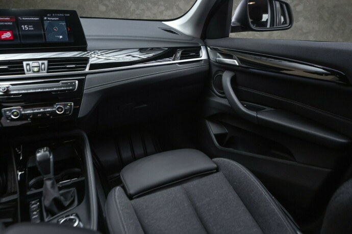 bmw-x1-plug-in-petrol-2021-big-27