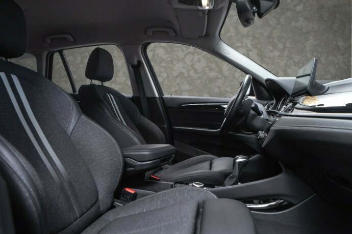 bmw-x1-plug-in-petrol-2021-big-28