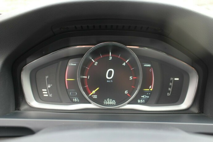volvo-v60-elektrisitetdiesel-2015-big-9