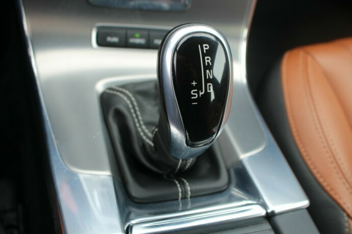 volvo-v60-elektrisitetdiesel-2015-big-17