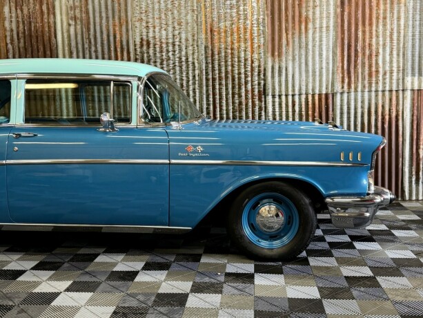 chevrolet-bel-air-bensin-1957-big-3