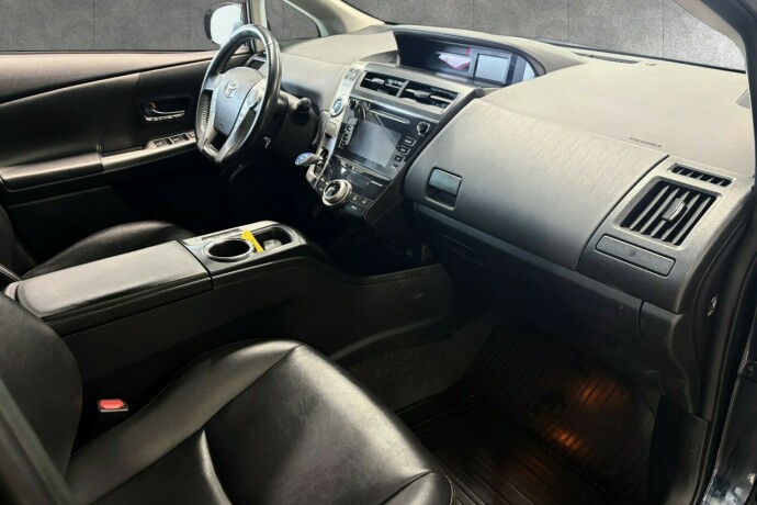 toyota-prius-elektrisitetbensin-2016-big-26