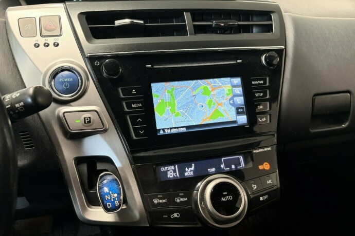 toyota-prius-elektrisitetbensin-2016-big-18