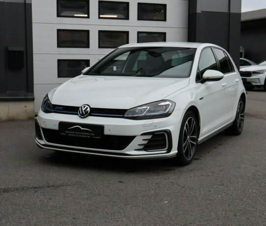 volkswagen-golf-elektrisitetbensin-2018-big-2
