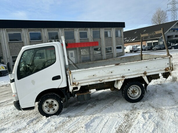 toyota-dyna-diesel-2006-big-3