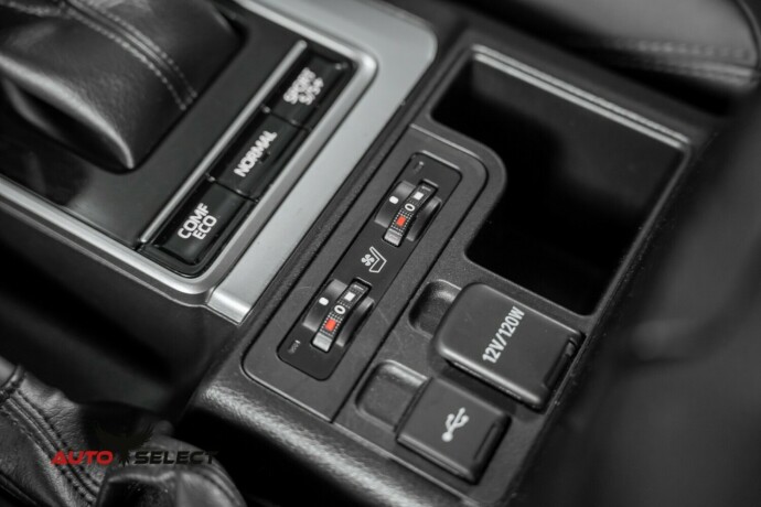 toyota-land-cruiser-diesel-2023-big-39