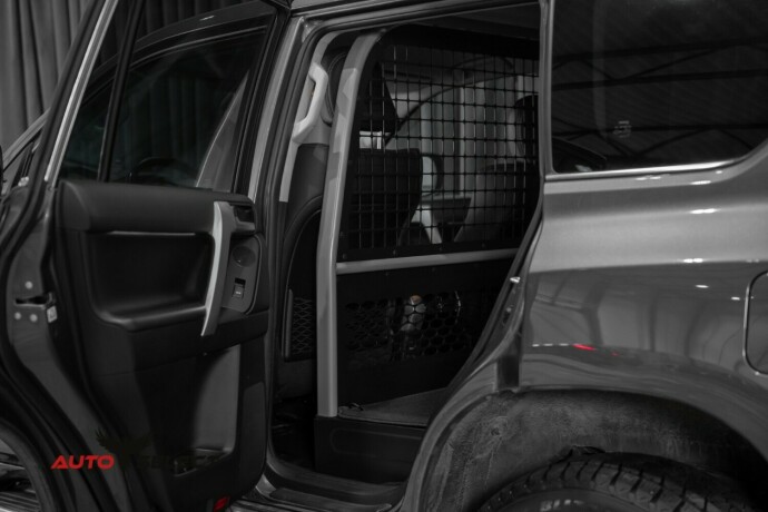 toyota-land-cruiser-diesel-2023-big-16