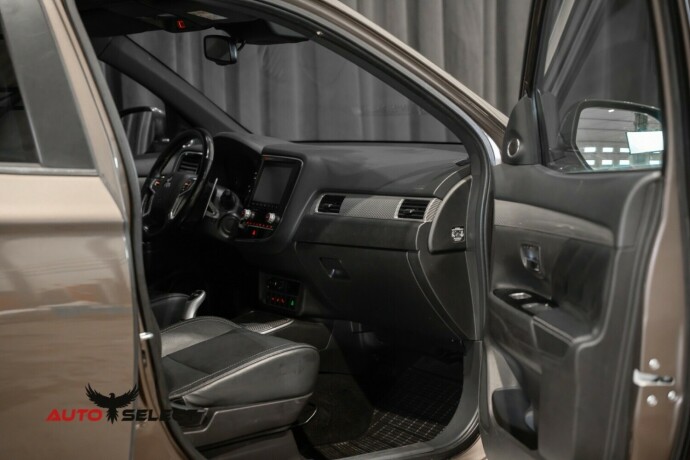 mitsubishi-outlander-elektrisitetbensin-2020-big-17